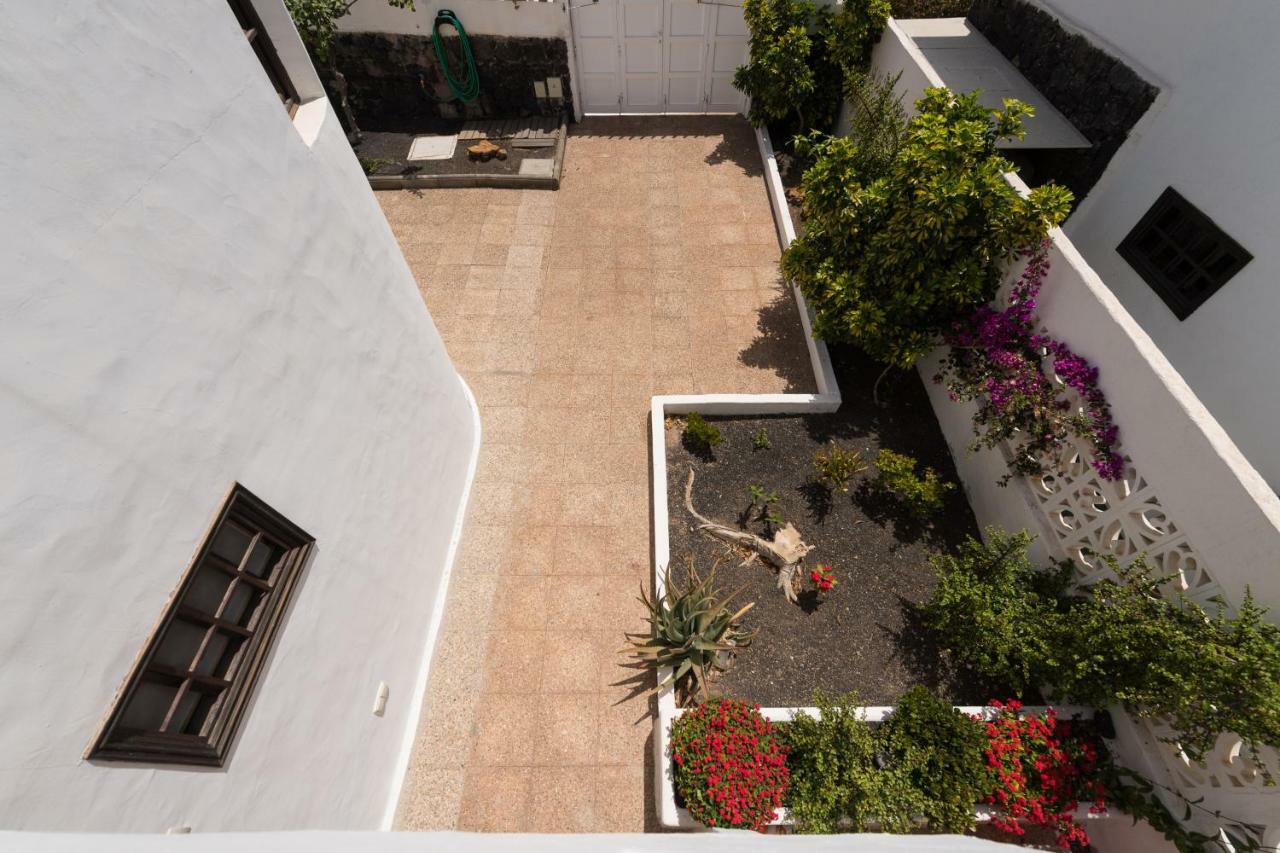 2Br Beach House - Solarium & Shower Terrace - 13 Puerto del Carmen  Exteriör bild